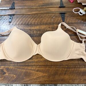 NWT SKIMS Fits Everybody Tshirt Bra Demi 32H Clay Nude